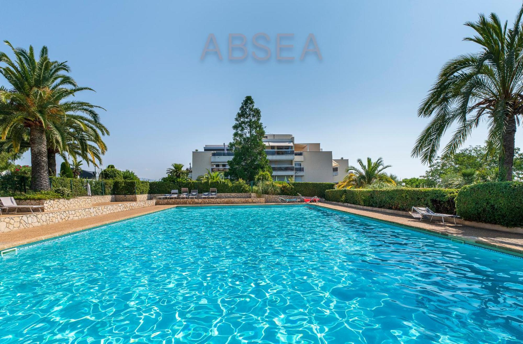 Jardin Et Piscine * Nizza